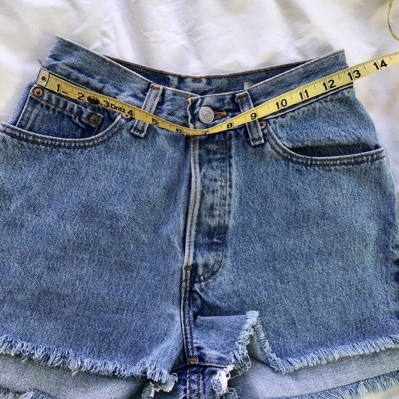 Vintage red label Levi’s Cut off jeans - Picture 11 of 12